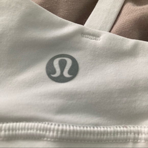 Lululemon Energy Sports Bra in White, size 2 - Picture 5 of 6